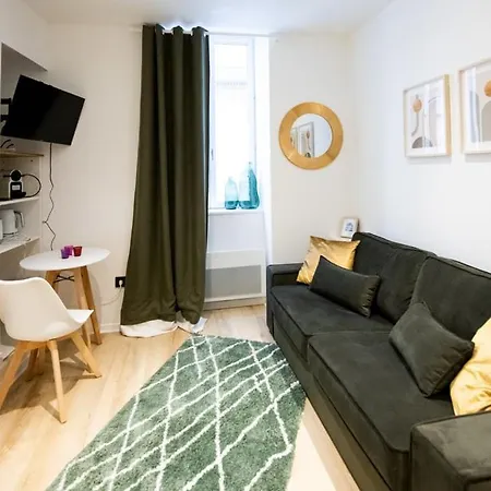 Apartment Opera 6 - Lovely - De
