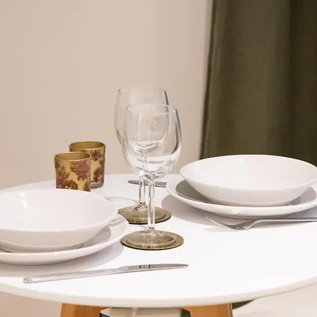 Apartment Opera 6 - Lovely - De *